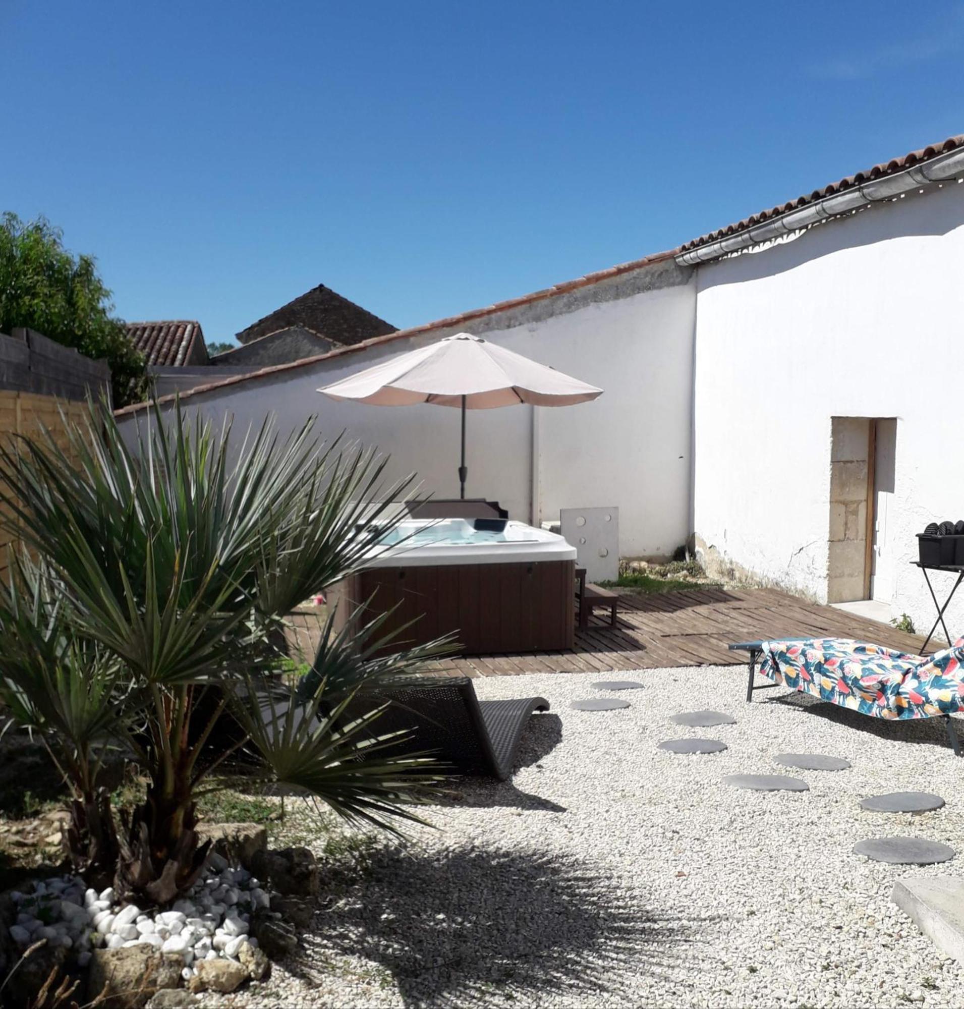 O Calme Hotell Brizambourg Exteriör bild